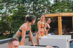 El auge de los clubes de bienestar: club-bienestar-comunidad-cold-plunge-sauna.jpg