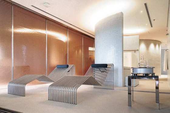 Circuito de bienestar con tina fría y sauna infrarroja en Kur Wellness São Paulo, unidad del Kurotel.